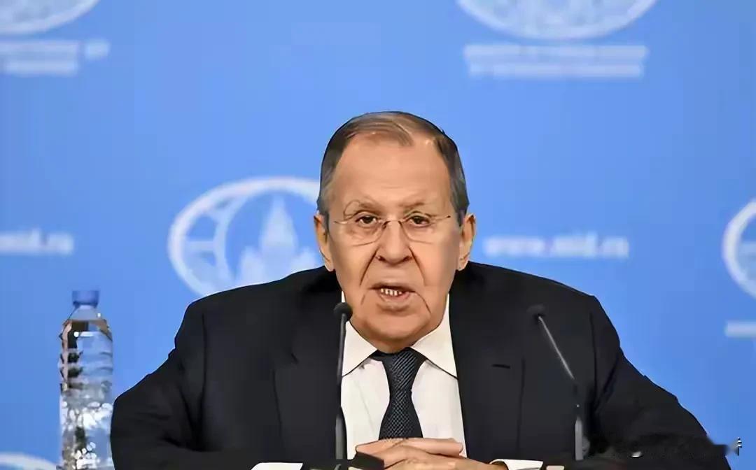 “美国敢架炮，我就敢开火”！！！拉夫罗夫这警告太刚了！格陵兰岛这地儿，名义上是丹