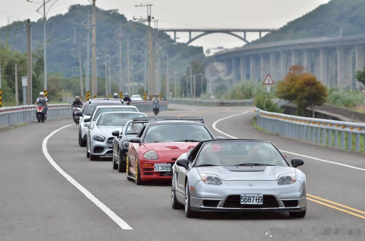 台湾老车分享假日老車車聚集結巡遊[照相机] ​​​