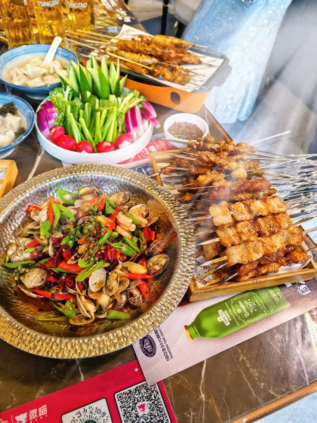 TSINGTAO 1903喊你来吃烤肉啦！🍖** 谁说烧烤只是夏日的...