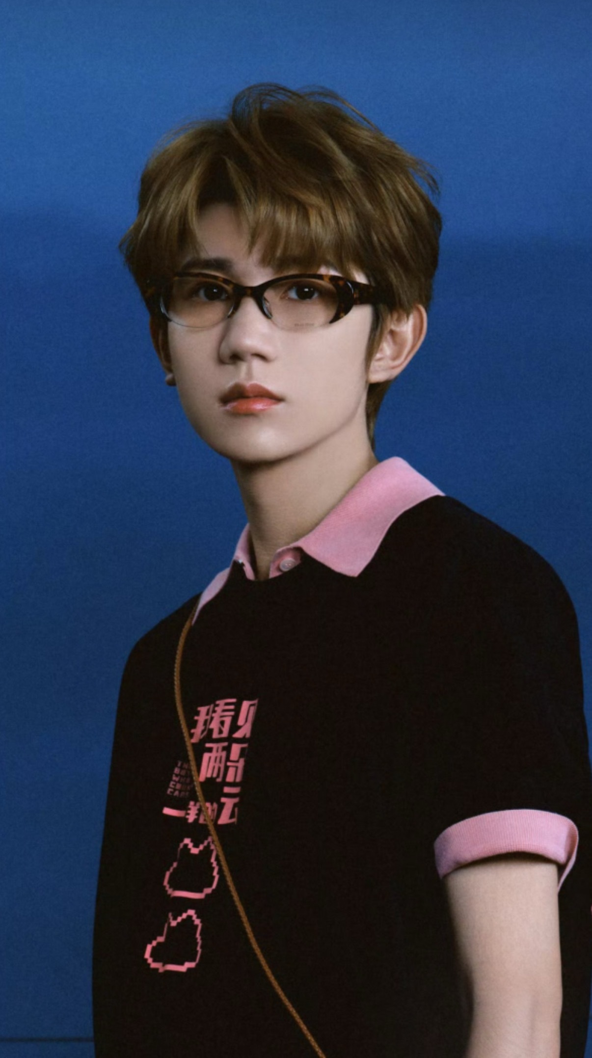 谁说这是书呆子眼镜 王源一戴为什么这么科技感王源