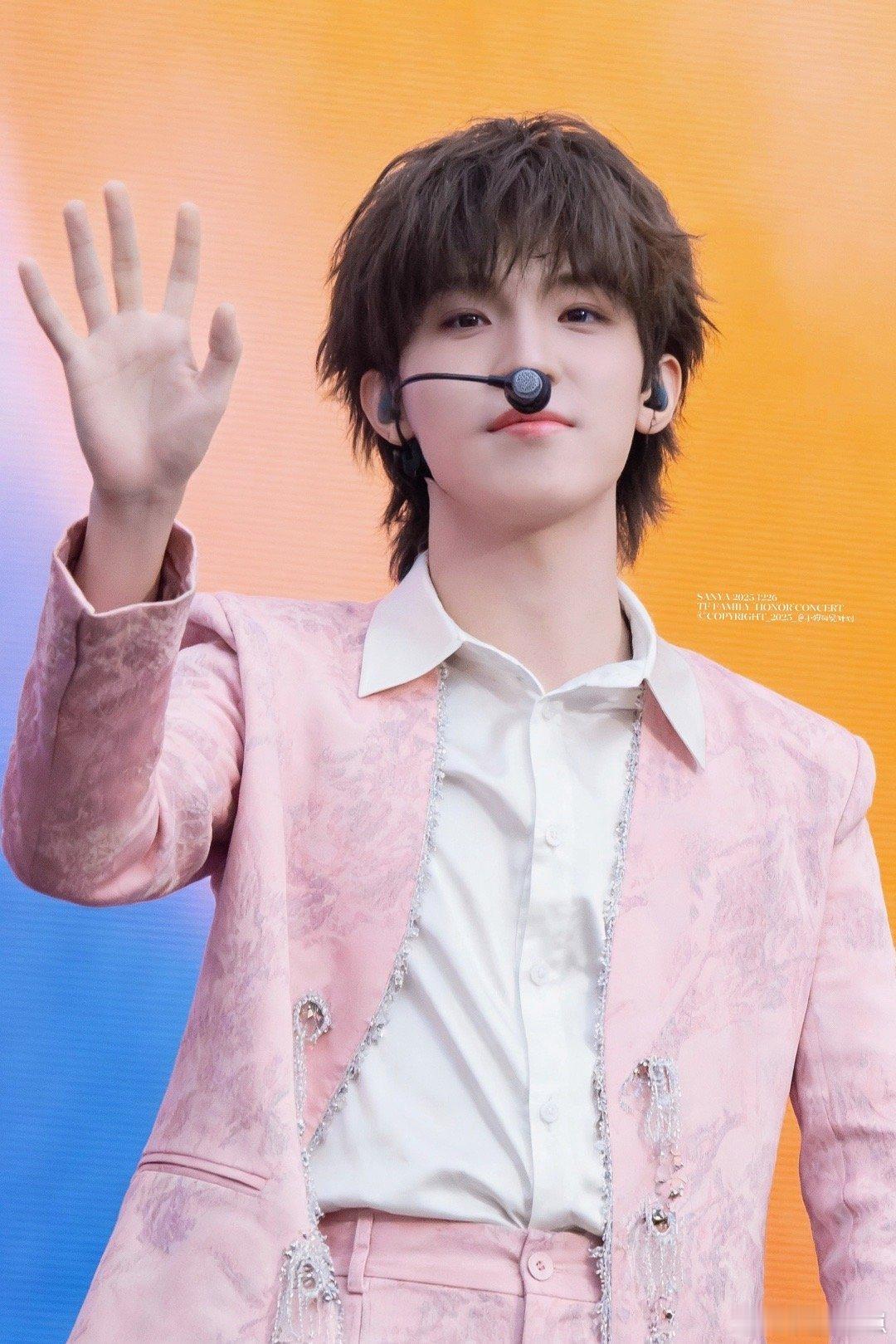 张泽禹大舌头版大舌头舞台 张泽禹也太会整活了！大舌头唱《大舌头》适配度满分，奶乎