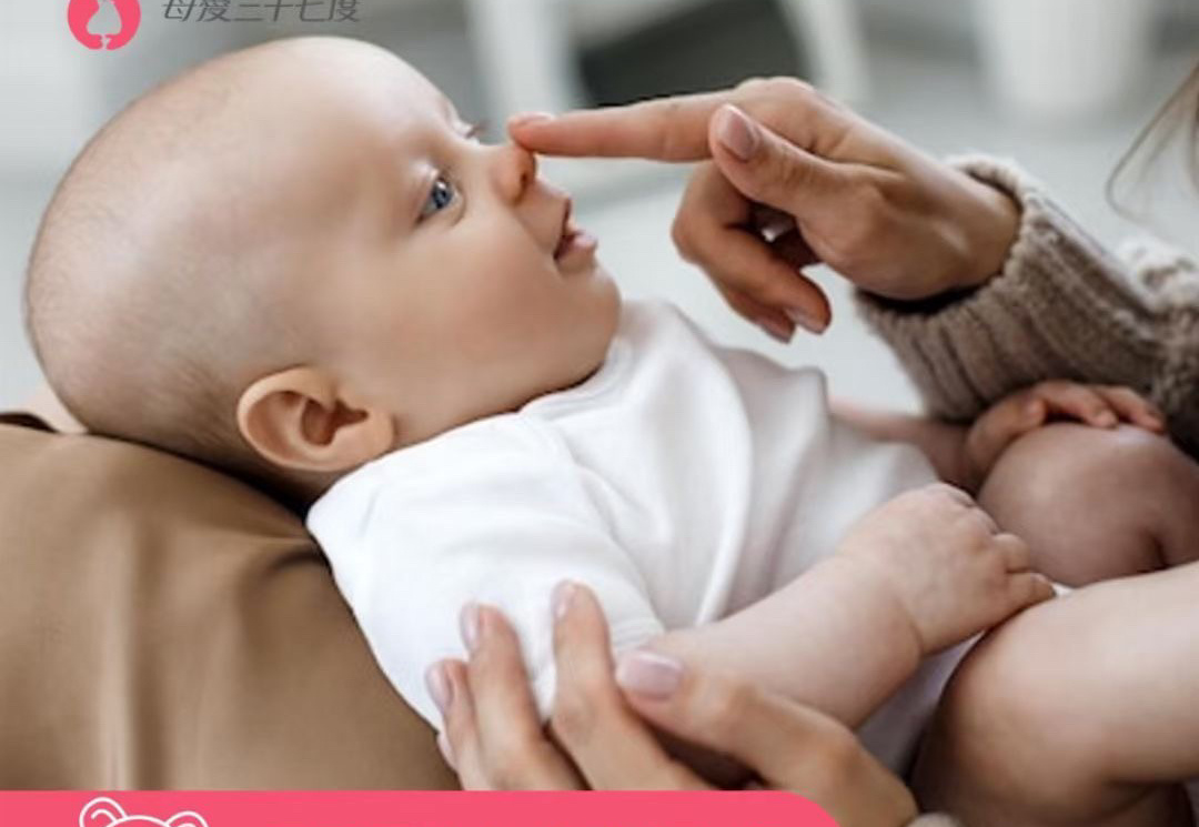 #中医##育儿专家说# 🔑 觅食反射[心]小月龄婴儿有许多本能反射行为。[鲜花