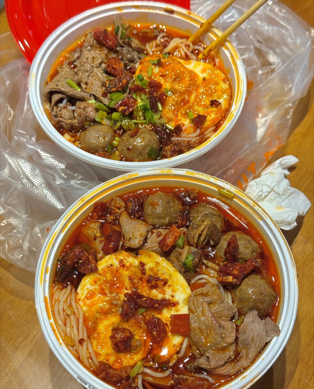 一直烧钱内卷没意义。结束恶性竞争，行业才能回归正轨，商家不用硬扛成本，骑手收入更