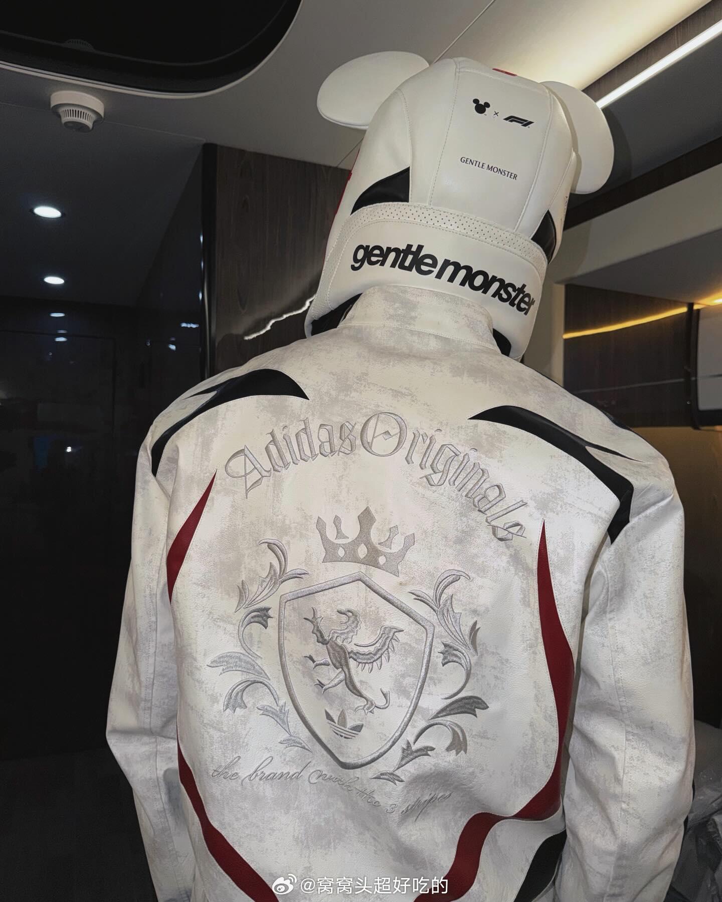 何与ig更新，今日帅度超标。米奇头盔好可爱。 