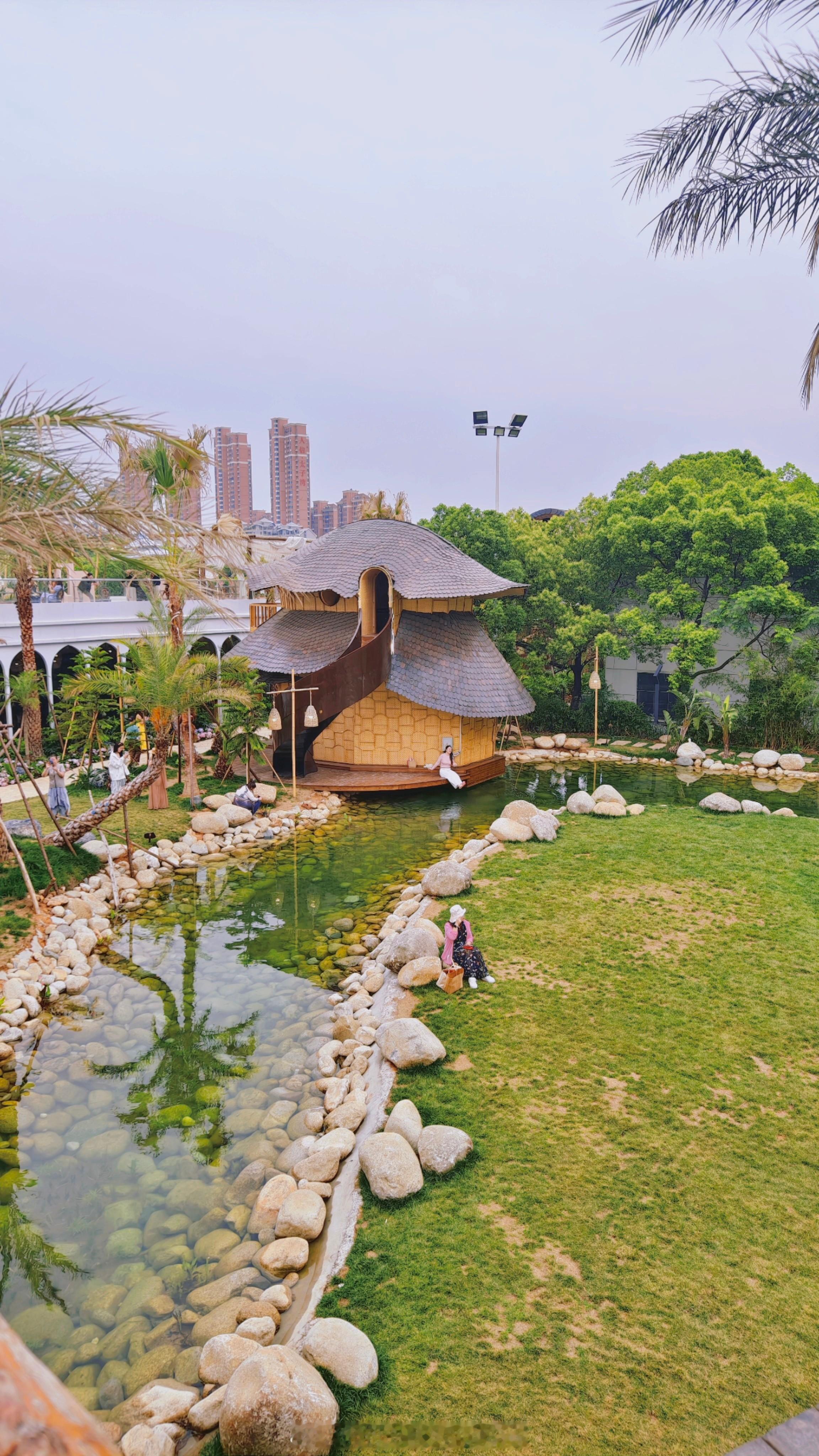 西双版纳武汉分纳场地不大 味道一般 价格小贵来过足矣[吃瓜]  ​​​