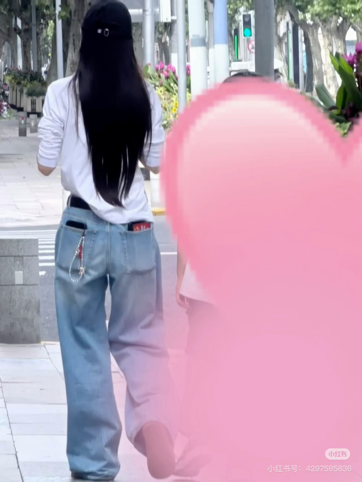 偶遇angelababy等红绿灯angelababy线下身材比例偶遇angala
