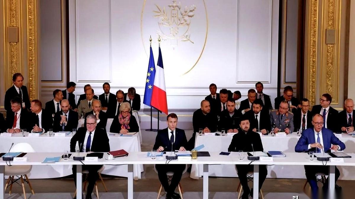 巴黎一场会，话音刚落，世界都得掂量掂量。英国首相直接摊牌了：乌克兰只要实现和平，