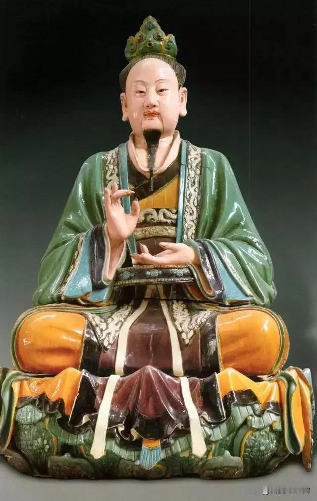 首博重量级琉璃国宝｜明代山西烧制元始天尊
这尊体量惊人的明代三彩琉璃元始天尊像，