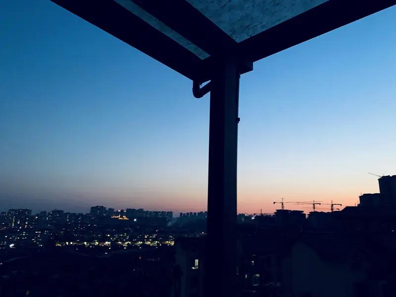 艾滋病为啥不能告诉配偶？这还用问，当然得告诉啊！
像四川的小月和小杰，小杰确诊艾