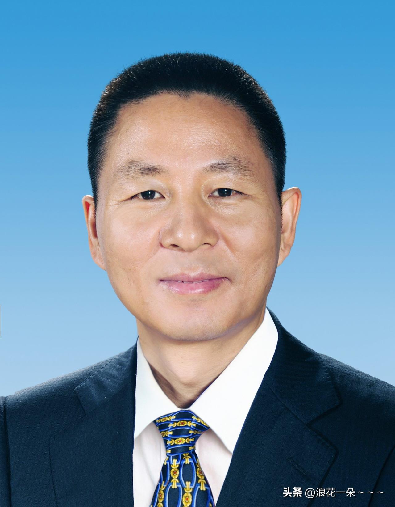 ……贪9340万是什么概念？

如果15年间贪9340万，平均每年超600万，平
