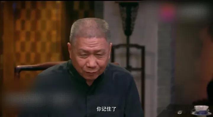 马未都1990年在北京开了家“海马歌舞厅”，歌厅收门票钱，但饮料酒水才是赚钱大头