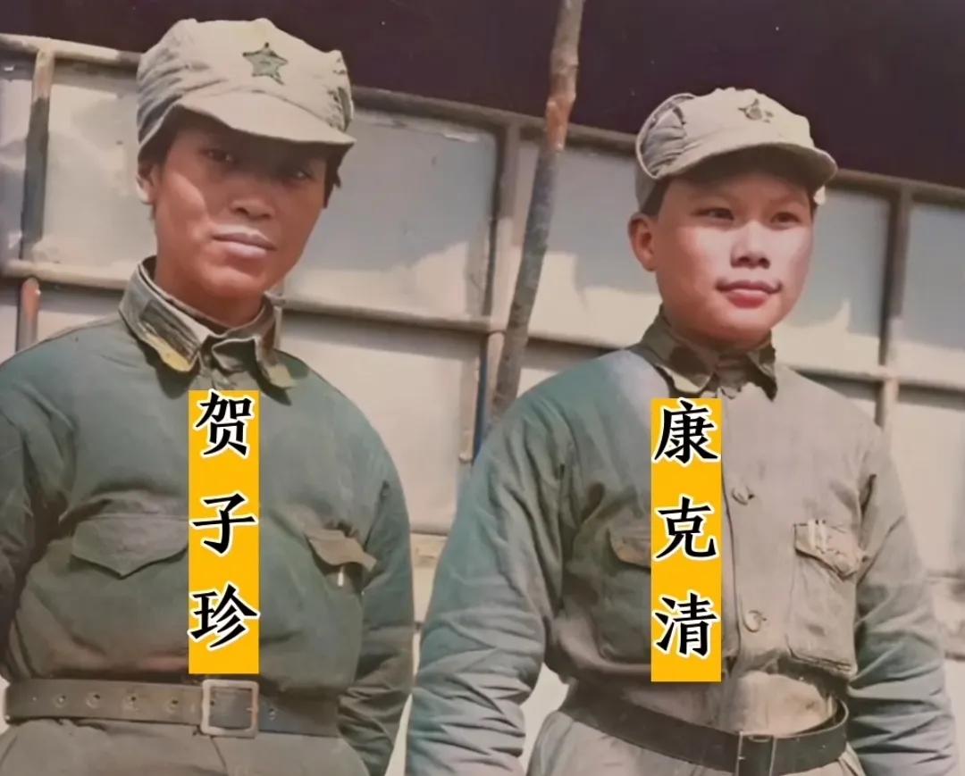 1937年，陕北延安，贺子珍和康克清，一张罕见的合影，照片中的他们穿着军装，英姿