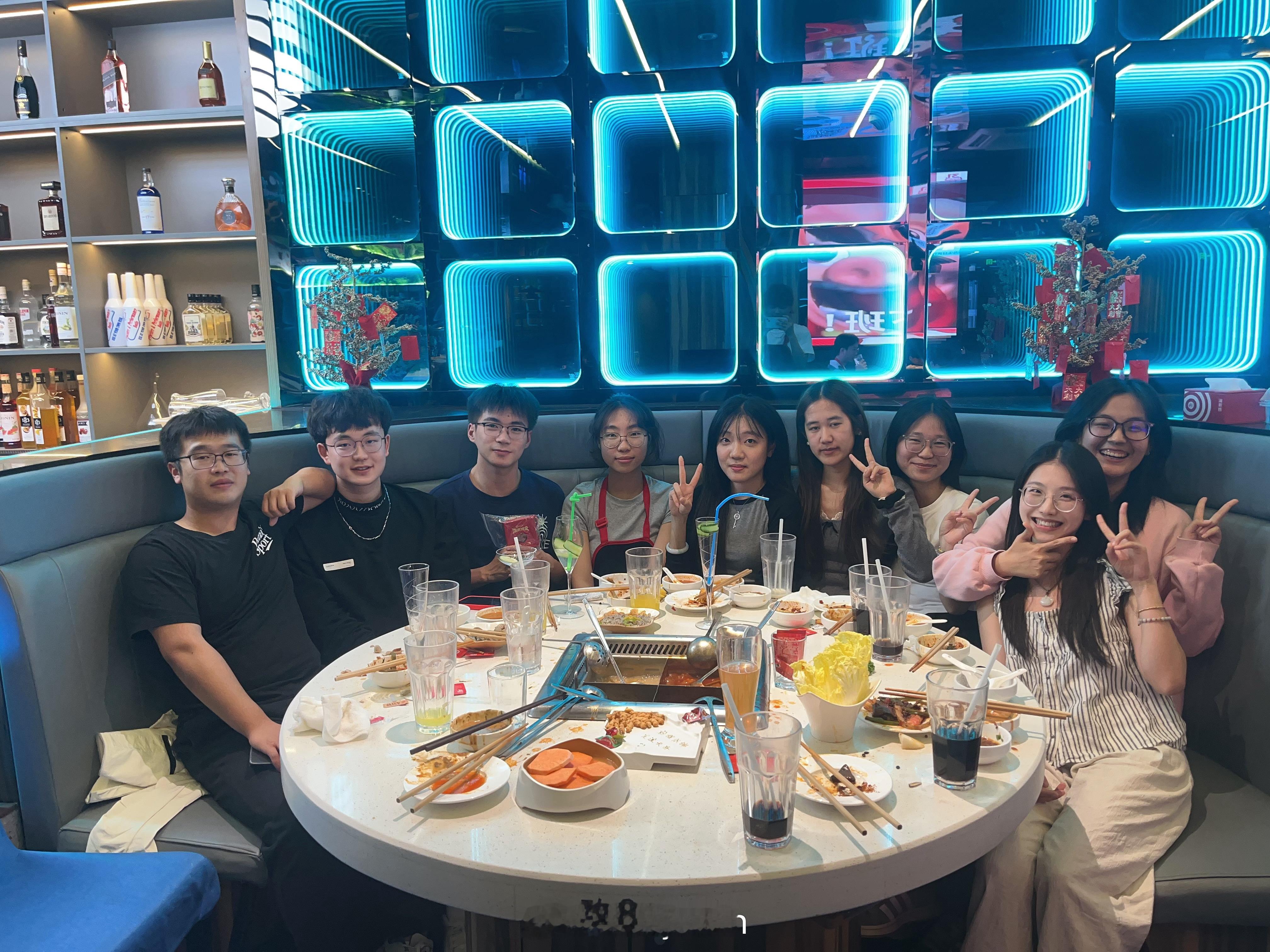 班级小团建[干杯][干杯]很开心🥳 ​​​