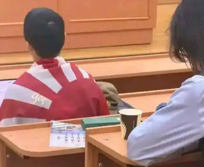 之前还担心"精日"南京陈某某逃窜到日本和汉奸石平狼狈为奸，或投靠"台独"赖清德之