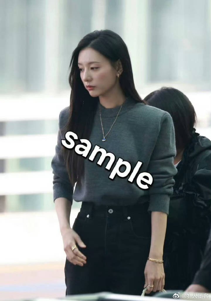 金智媛瘦了好多没整容没微调，很明显就是妆造原因，前天的机场图，不喜欢别造谣 