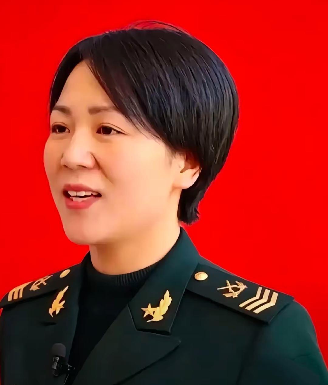 太飒！火箭军首位女高级军士，把17年青春守在深山机房
 
谁能想到，河南洛阳姑娘