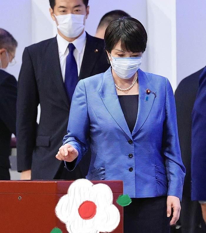 很多人疑惑：日本首相为何不由民众直选，还要走国会两院流程？
 
用通俗比喻：日本