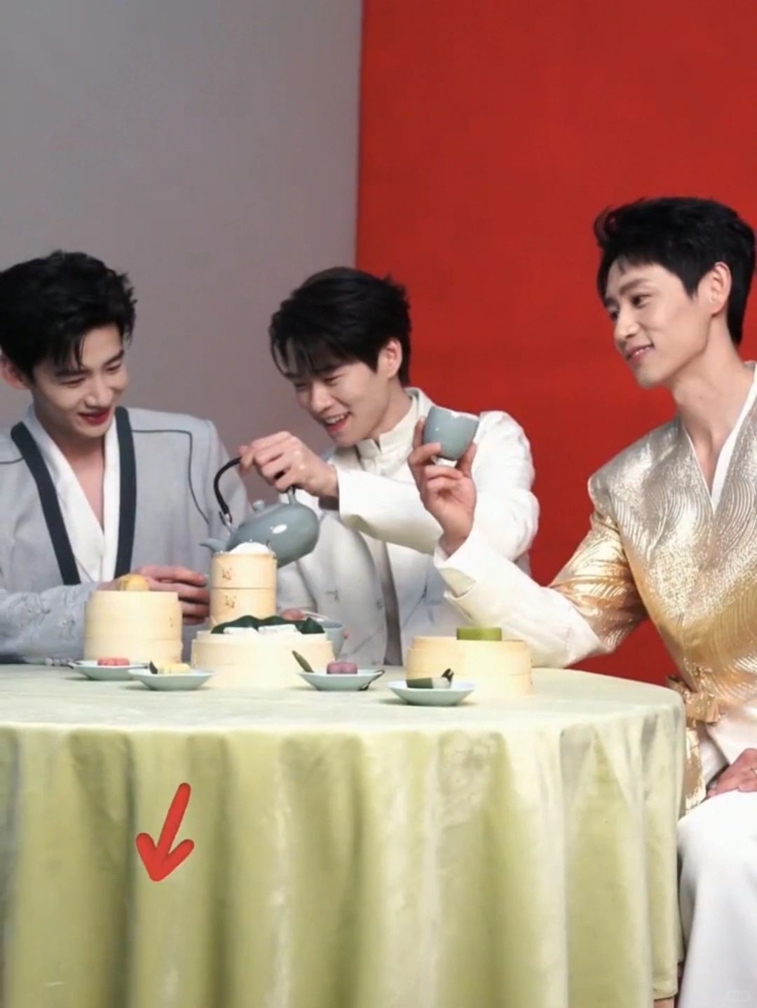 这必须是春晚男团颜值组啊