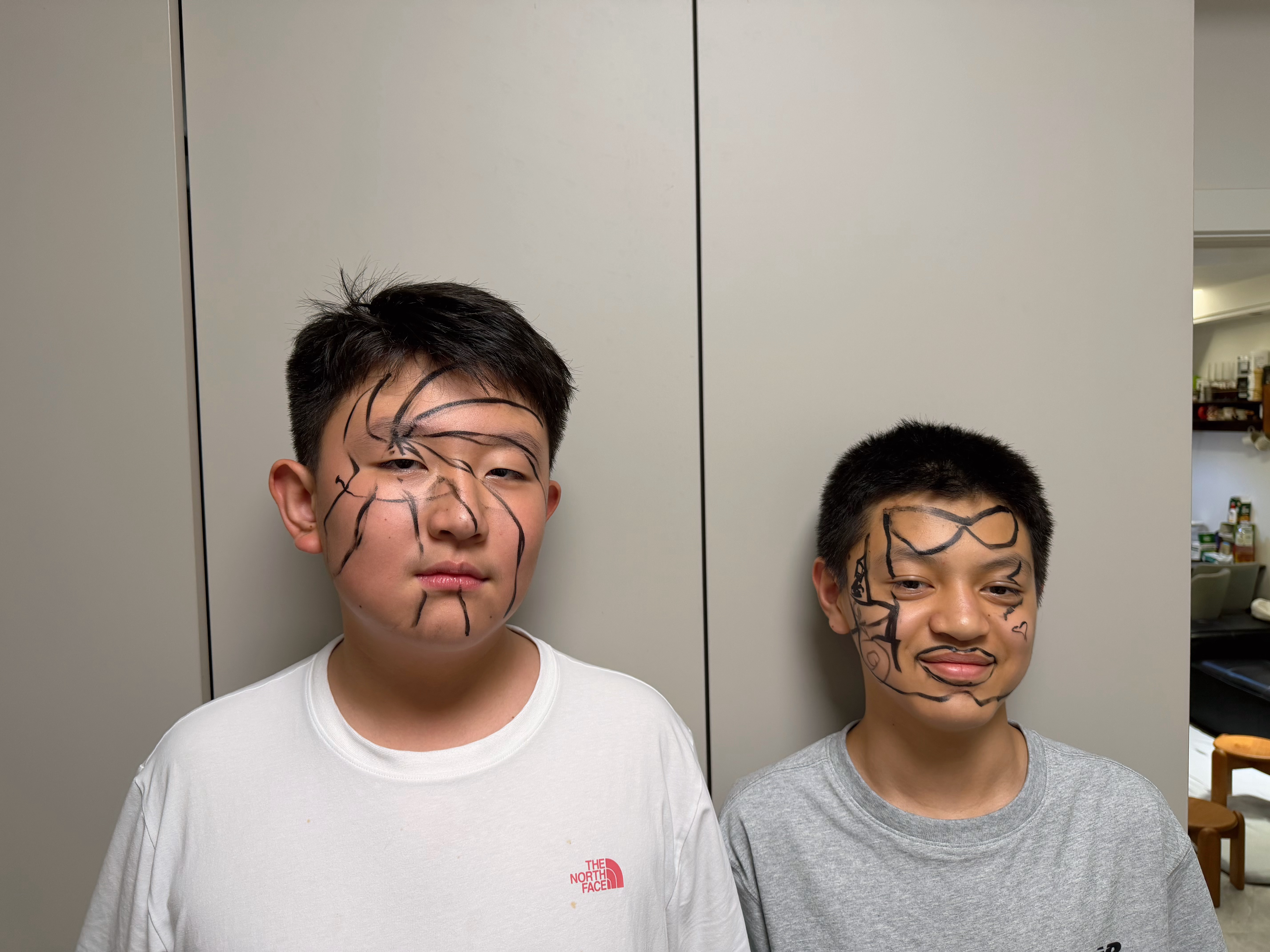 杜雨生最后都哭了， UNO纸牌输的次数太多了