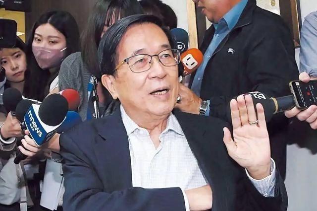 台湾青年联合会理事长何溢诚曾发文称:“如果大陆对台动武,恐怕还没看到解放军身影,