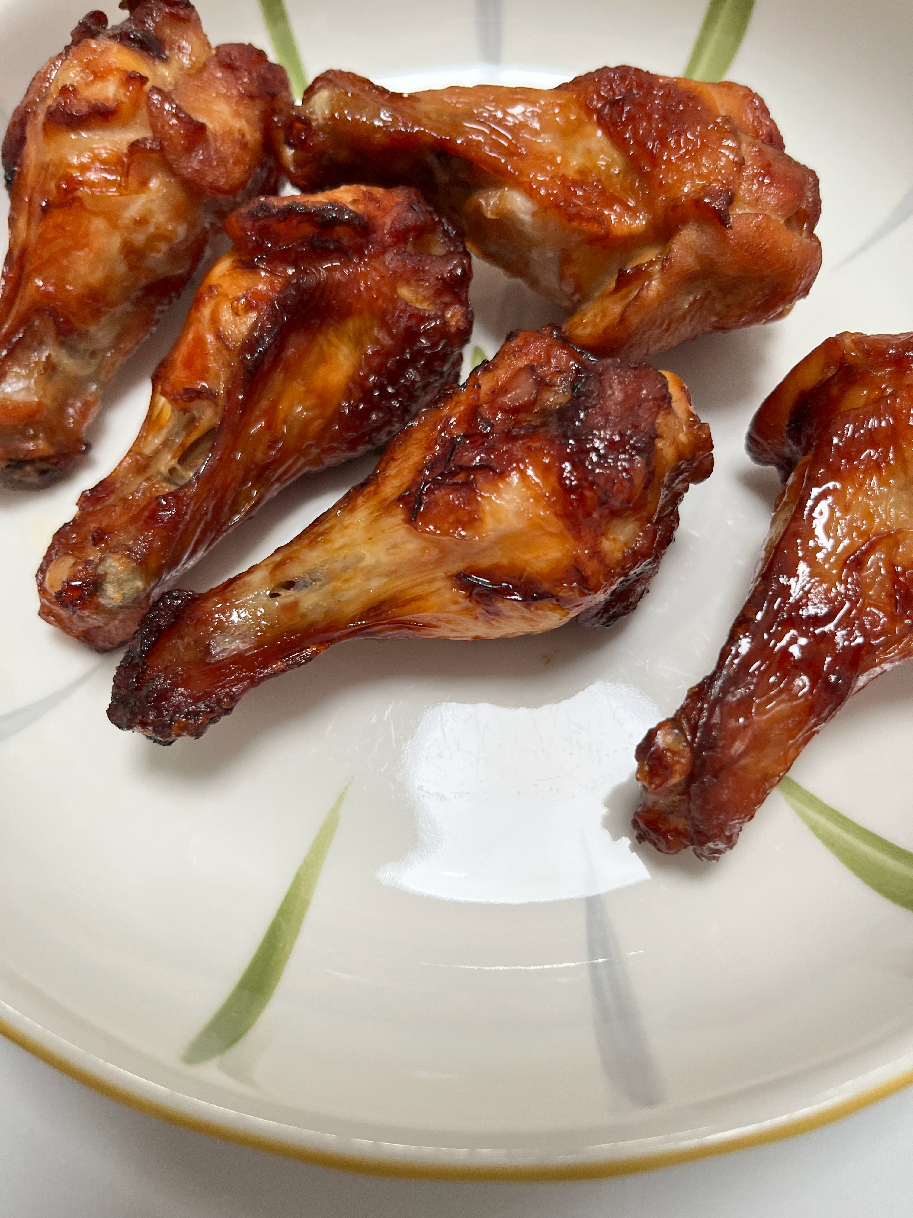 中午烤鸡腿，好吃😋 