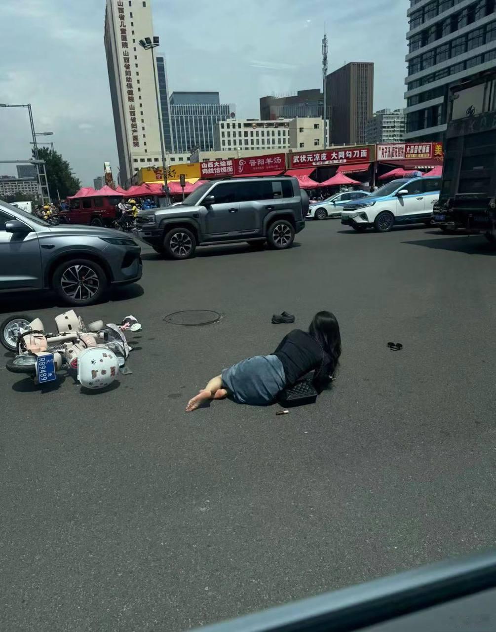 怎么没人扶？？ ​​​