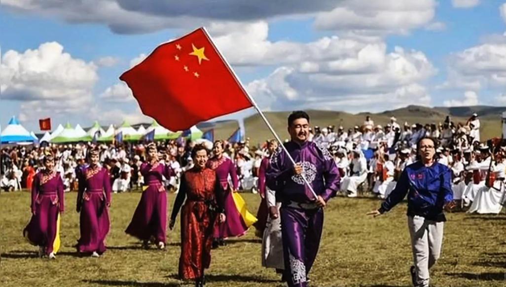 蒙古这波“认祖归宗”操作很有意思。很多人以为蒙古作为成吉思汗的故乡，肯定会用传统