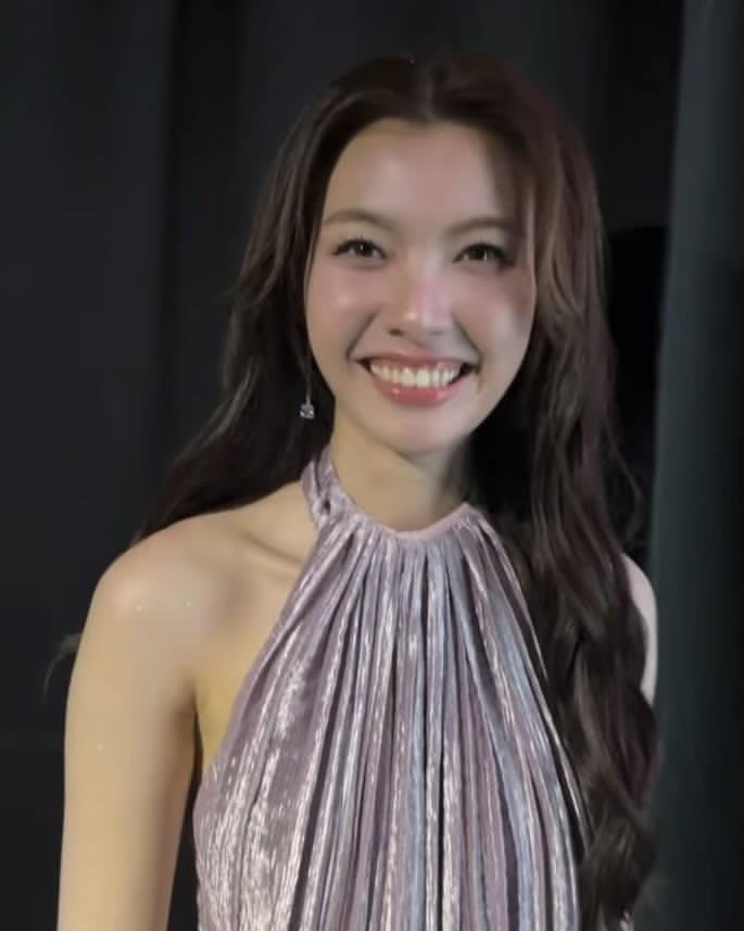 这件台北场的衣服，是N'Orm找N'Neen借的吗