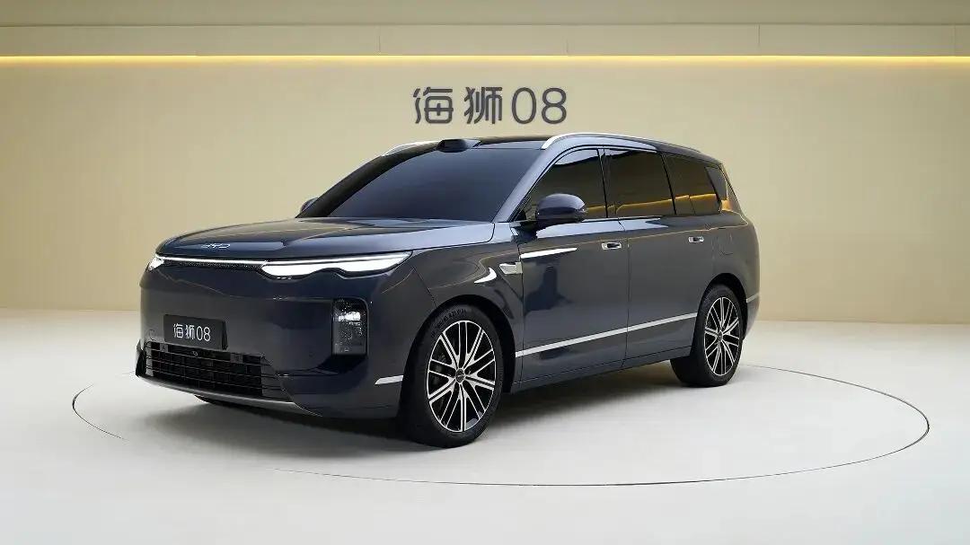 你喜欢比亚迪吗？听我一句劝，比亚迪汽车这么买就对了：
1、要时尚，就买比亚迪海豹
