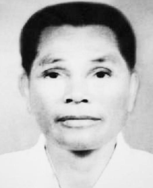 曾任红九军军长却后来自隐乡村，解放后因误食蟾蜍不幸身亡，全村为其举行隆重悼念！