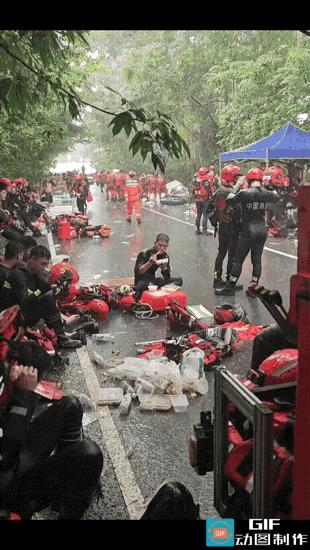 什么都不说了，我们给这群英雄点点赞[赞]