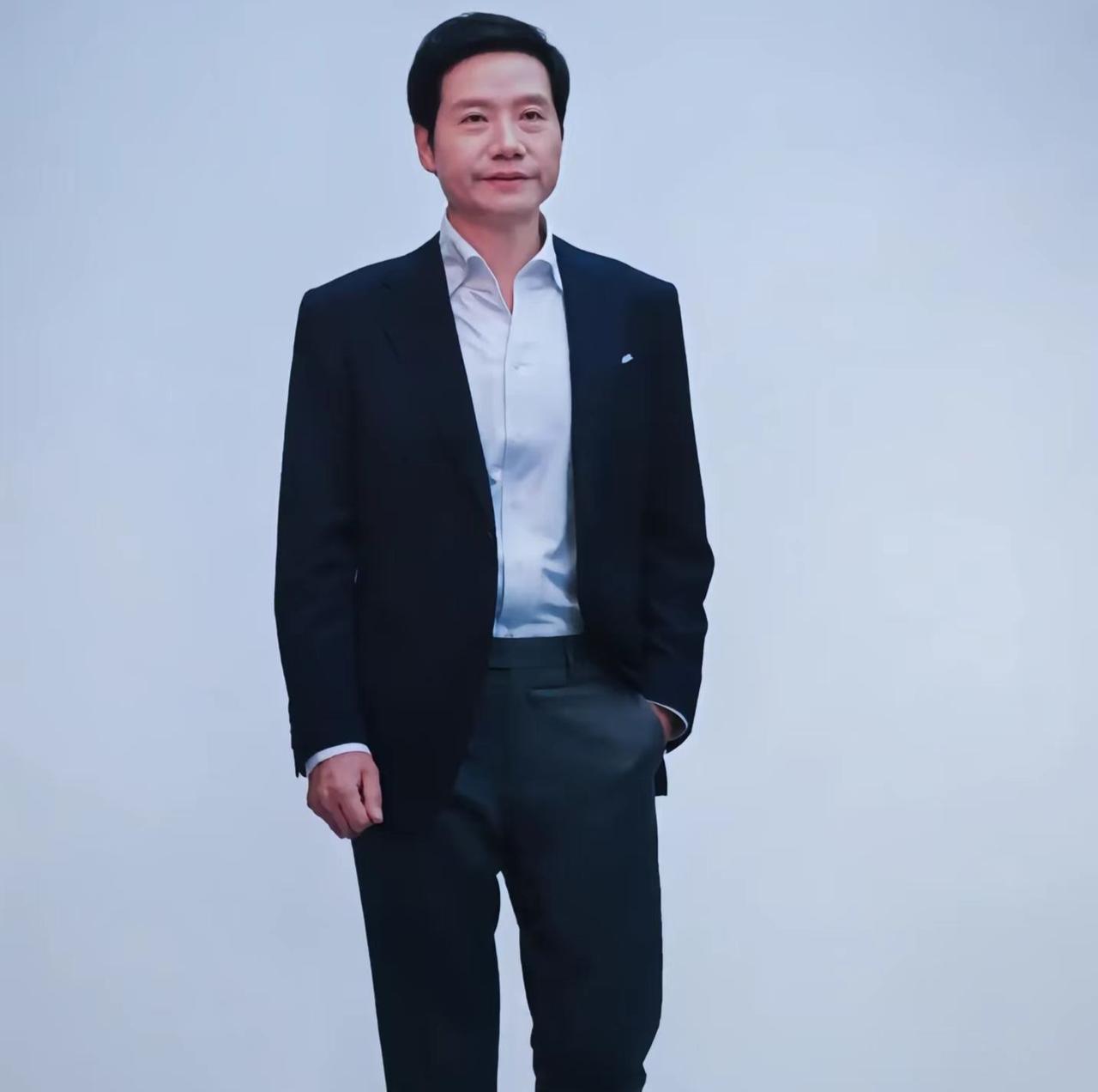 2018年小米上市，记者问雷军:“你最想对8年前的自己说什么？”雷军说:“开业那