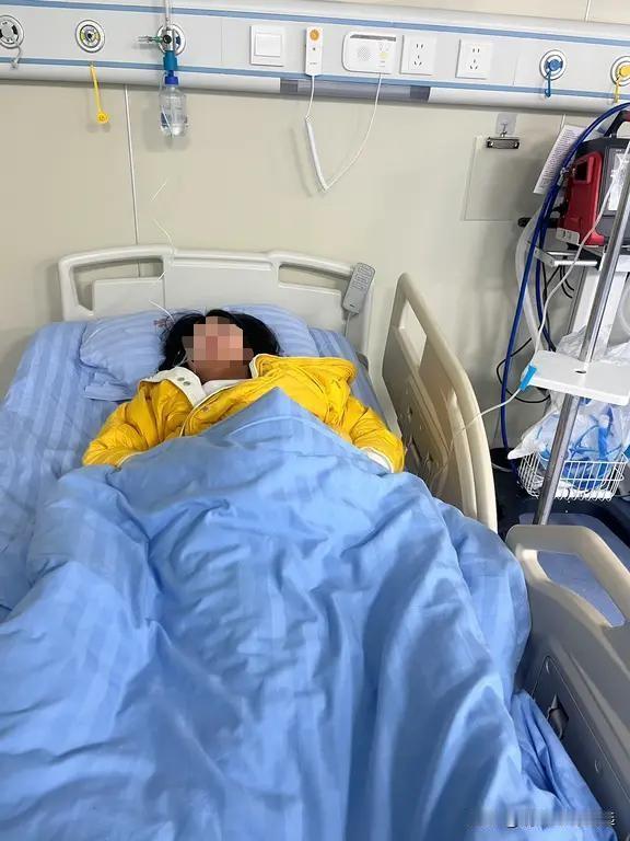 近日，一则关于初中生因未完成作业被体罚后出现严重身体不适的新闻，引发社会广泛关注