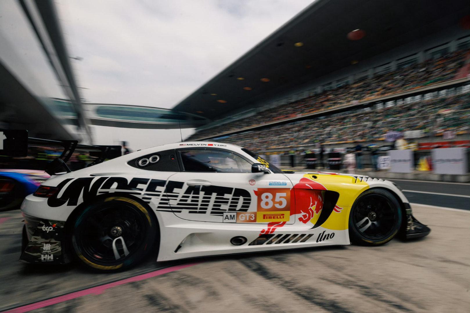 林臻东原型车手发文感谢王一博说得对，赛车不只有金字塔尖的F1，也有F1车手也想跑