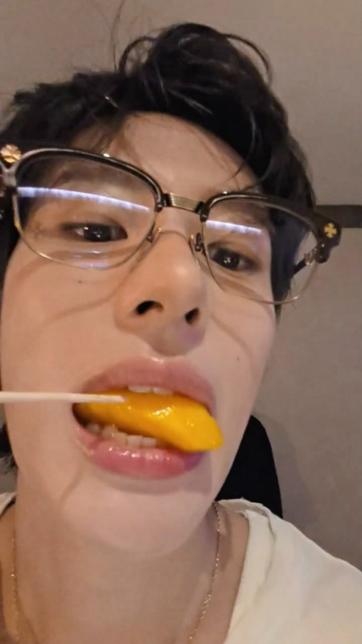 怎么一上线就被🐽拱了 