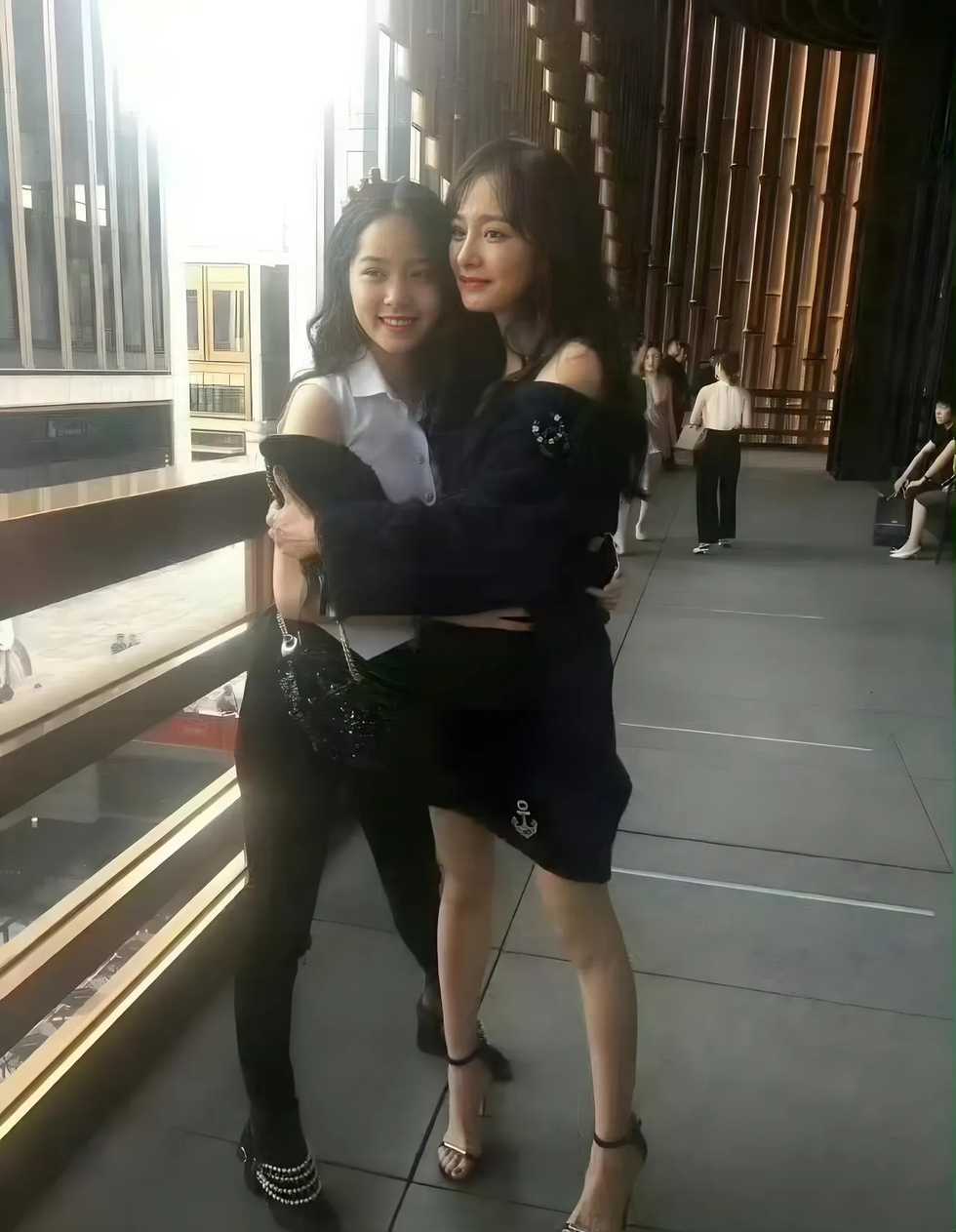 终于知道了杨幂以前为什么叫杨不修啦 