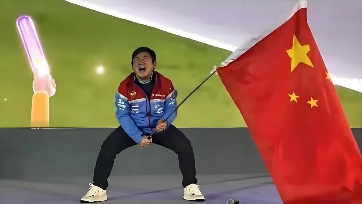 4秒！张雪机车的赛车以近4秒的绝对优势，冲过WSBK终点线。
次日再下一城，两连