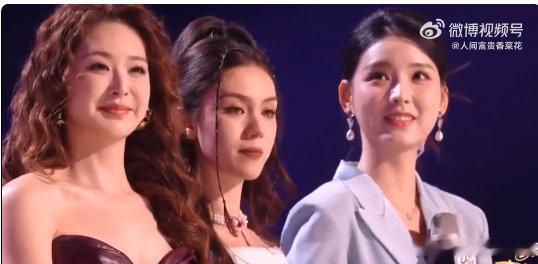 音综迪丽热巴被孤立了声鸣远扬迪丽热巴的舞台表现力真的没话说，不仅歌声动听，肢体动