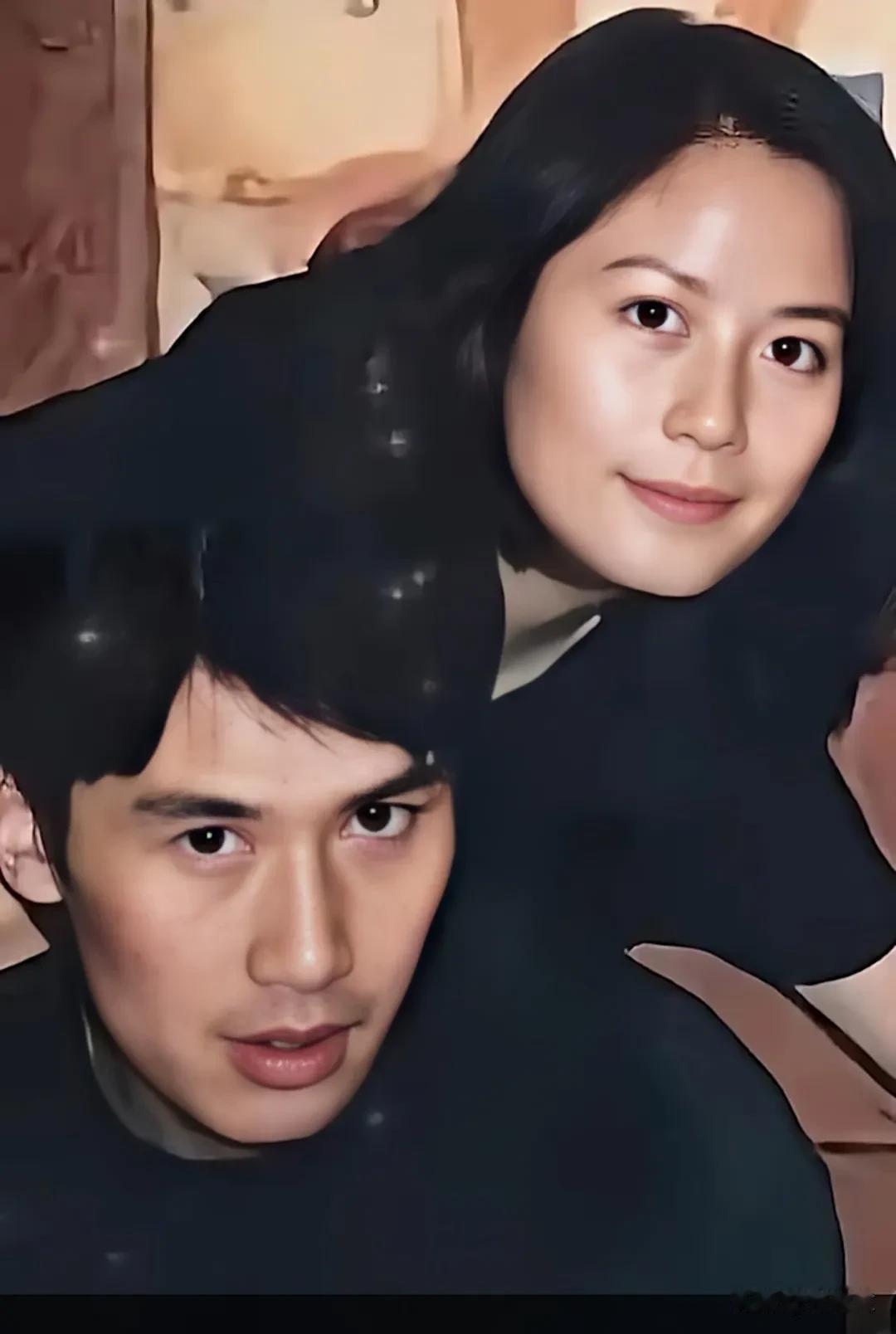 都说，
男人，浓眉大眼高鼻梁好看
女人，柳眉大眼高鼻梁好看
还真是，她俩就是验证