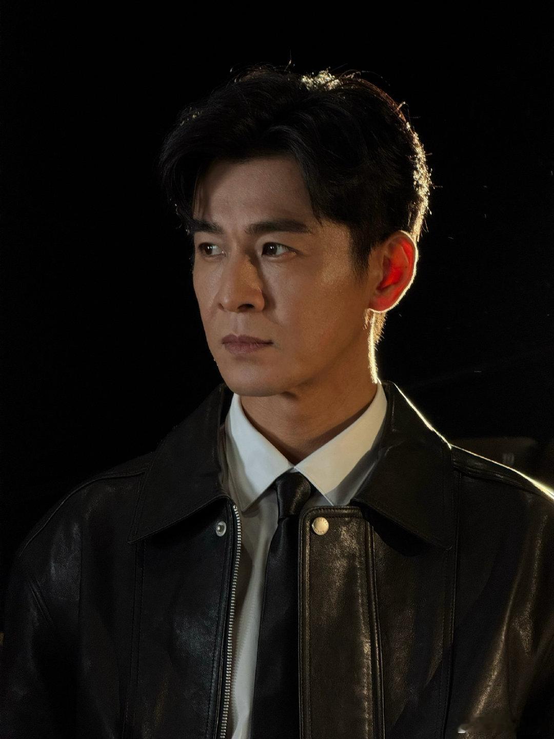 这还是我认识的乔振宇吗 在光影交织的影视世界里，乔振宇宛如一颗璀璨的星辰，始终散