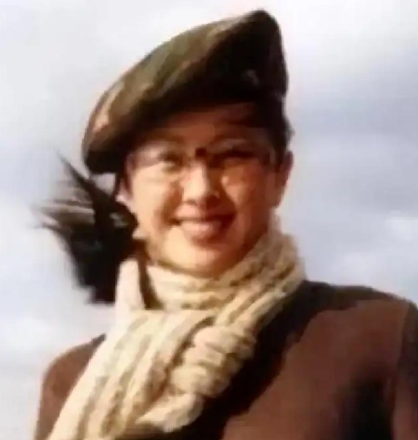 2005年，白宝山的情人谢宗芬提前出狱，谁也没想到，她既没有回四川与丈夫女儿团聚