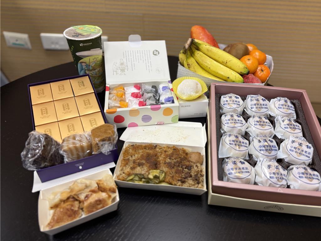 赖瑞隆推出“韩国天团套餐”，邀请赖清德品尝。
套餐核心单品为MAMAMOO华莎此