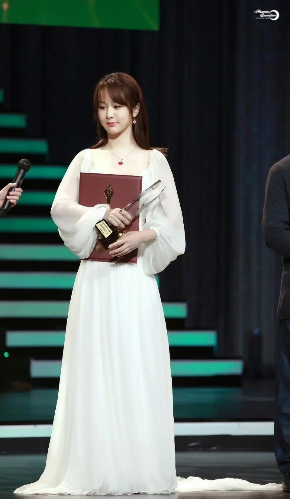 杨紫又回到曾经单纯小白的样子了，真的很喜欢 ​​​