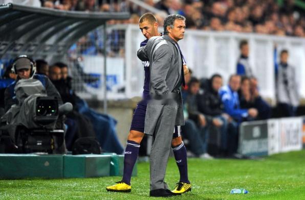 阿斯报消息，过去几天有多位球员和教练被推荐至皇马，其中有一个名字格外引人注目，那