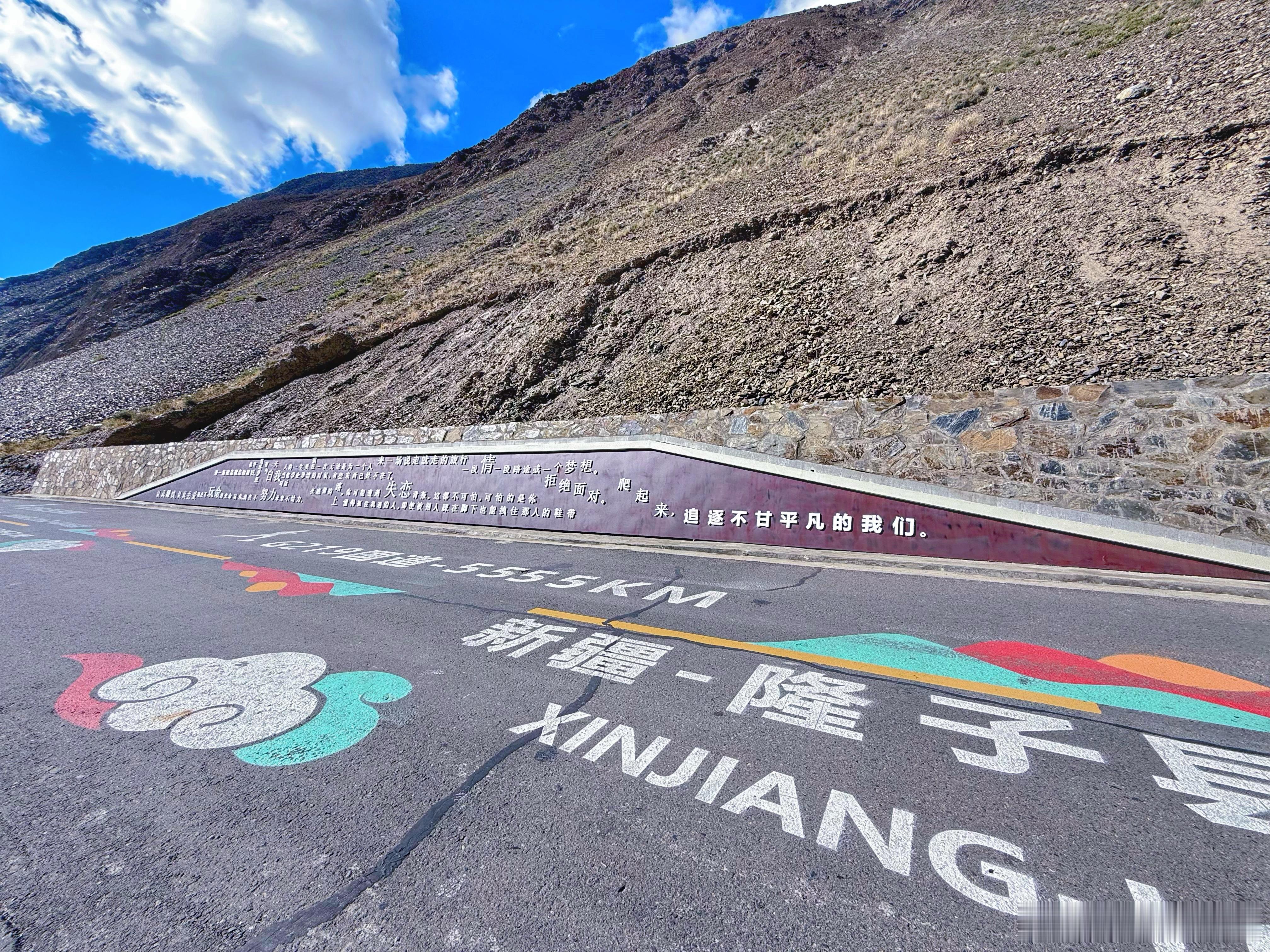 🚗【比亚迪：从设计到制造的匠心之旅】✨在汽车的世界里，每一辆车就像一个独特的生