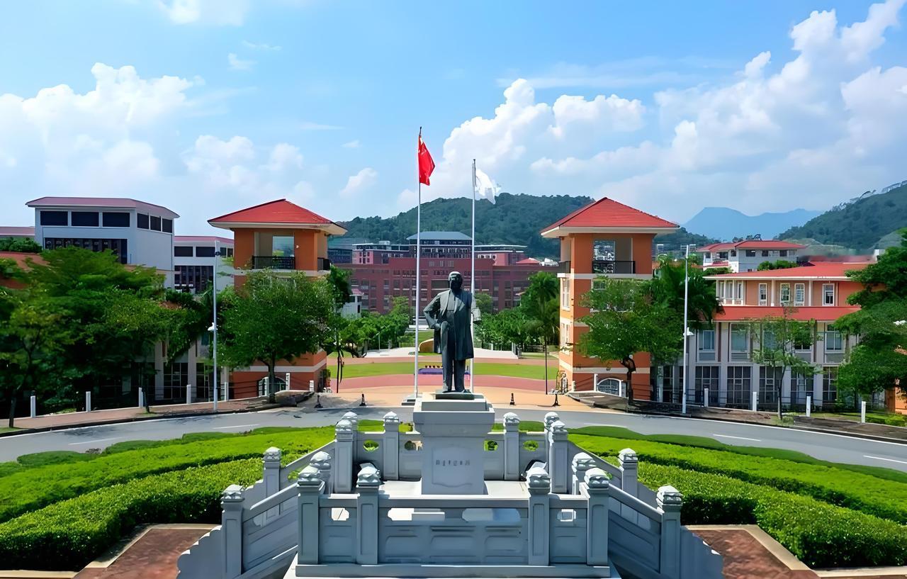 有家长来信：“老师你好，请问惠州历史类一模464大概相当于高考多少分？孩子想学会