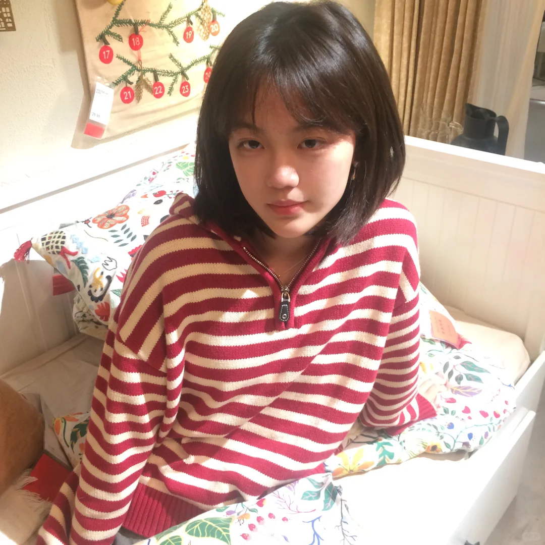 她