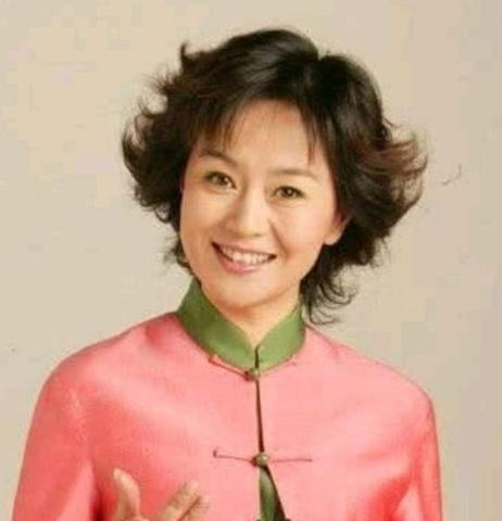 1999年，鞠萍向丈夫提出了离婚，丈夫同意离婚，却让她二选一，孩子和财产只能带走