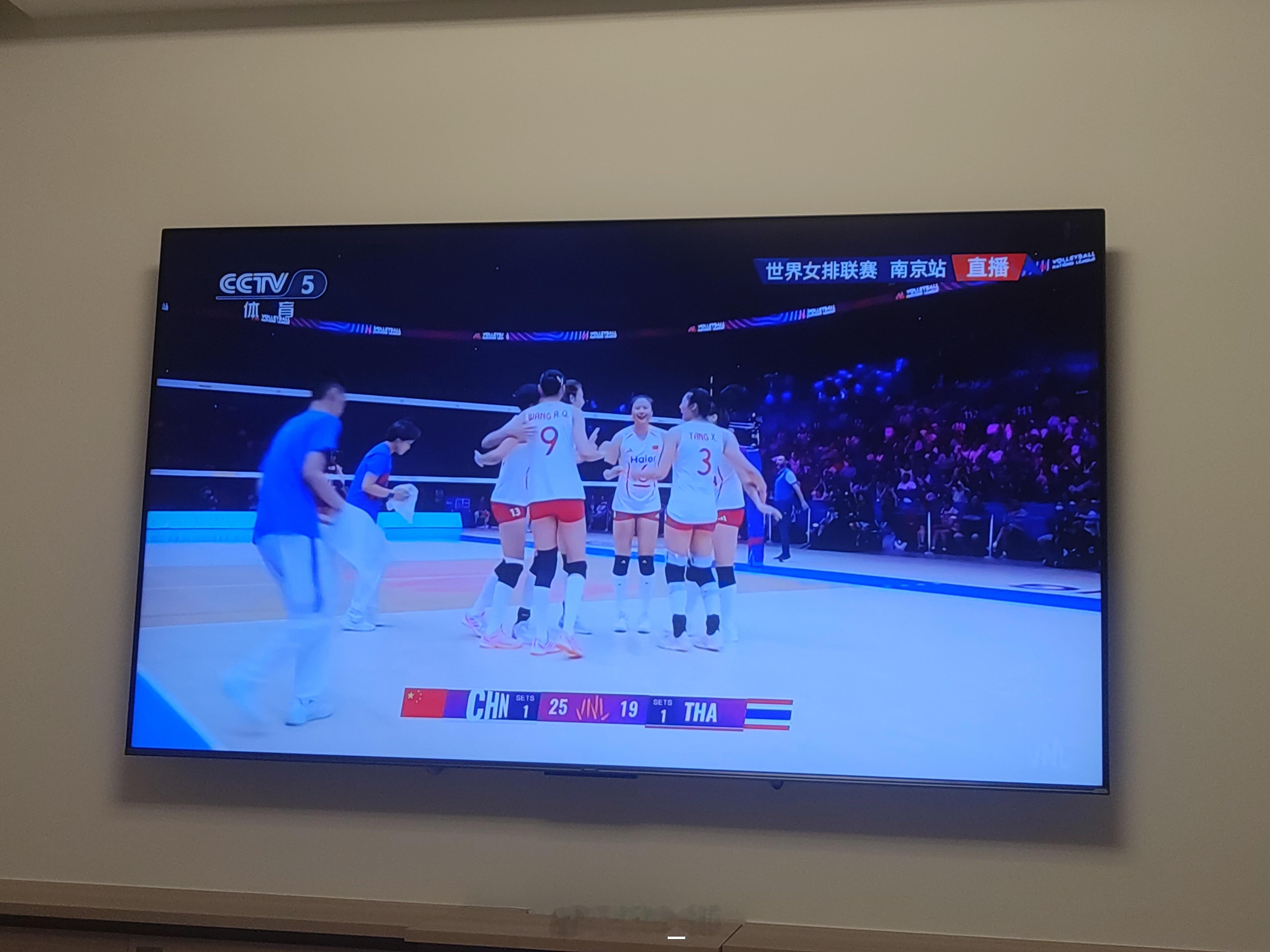 25-19拿下第三局！加油加油！中国女排vs泰国女排
