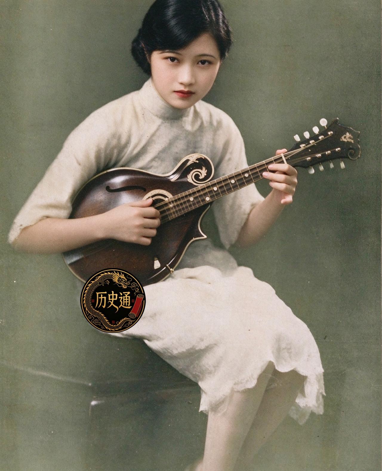 张爱玲晚年的笔记本里，藏着一行小字："马淑真惊艳。"五个字。这位让祖师奶奶一见难